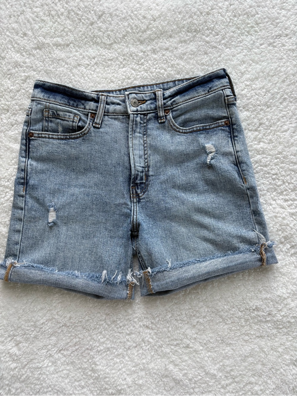 Old Navy High-Waisted O.G. Straight Denim Shorts - Size 6